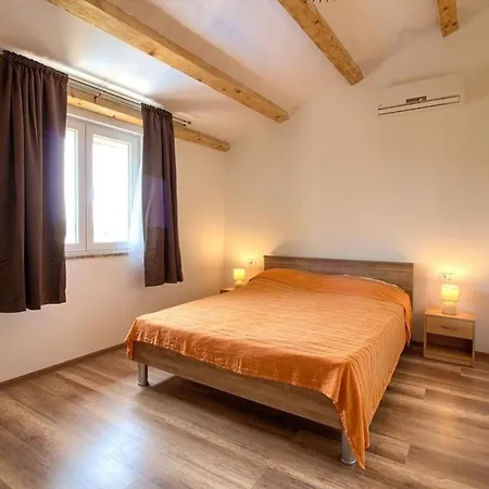 Holiday home Mit Privatpool Fuer 10 Personen Ca 150 Qm In Medulin, Istrien Suedkueste Von Istrien *